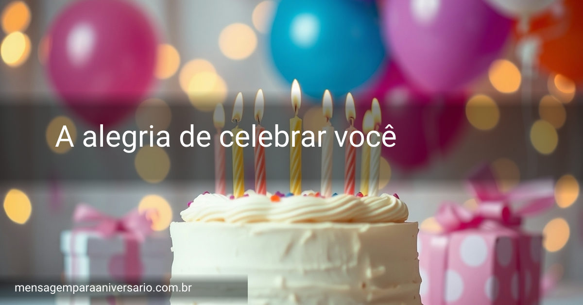 Uma linda mesa de aniversário decorada com um bolo, velas acesas, balões e presentes, rodeada de luzes suaves.