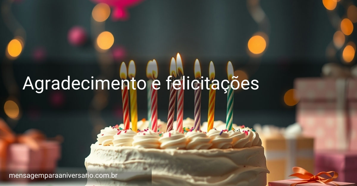 Cena festiva de aniversário com bolo decorado, velas acesas, balões variados, confete espalhado, presentes e luzes bokeh ao fundo.