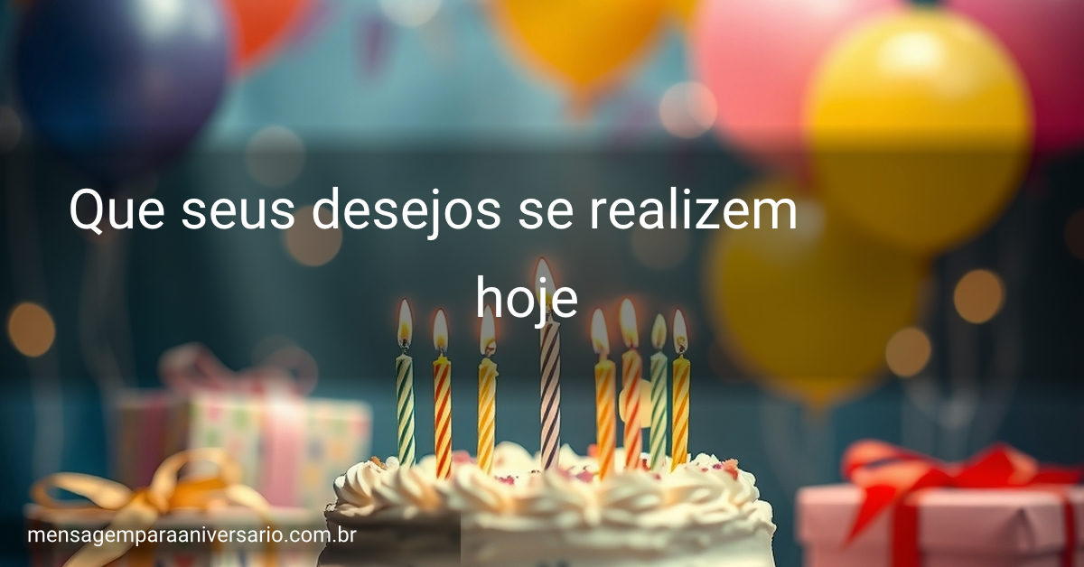 Ambiente festivo de aniversário com um bolo, velas acesas e luzes piscando.